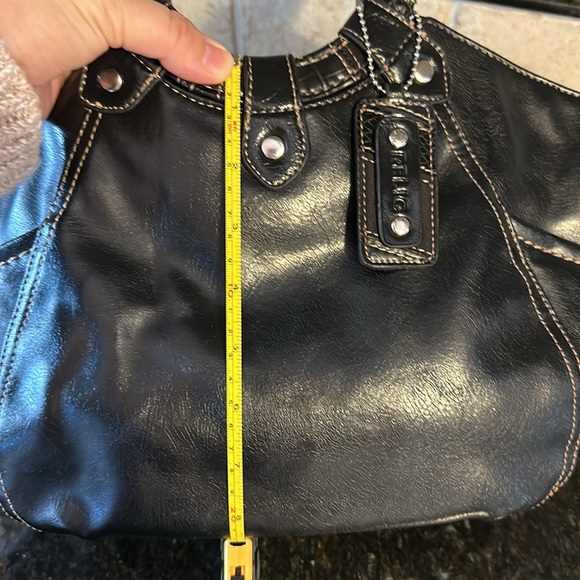 Relic black handbag inside zipper pocket very cute - Picture 6 of 9